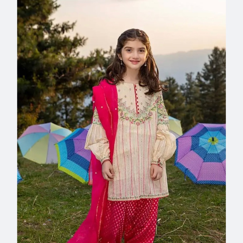 Pakistani dresss like new dress size 10 to 11 party dress